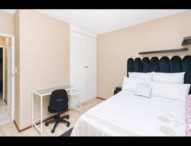 2 BEDROOM APARTMENT FOR SALE IN GLENVISTA